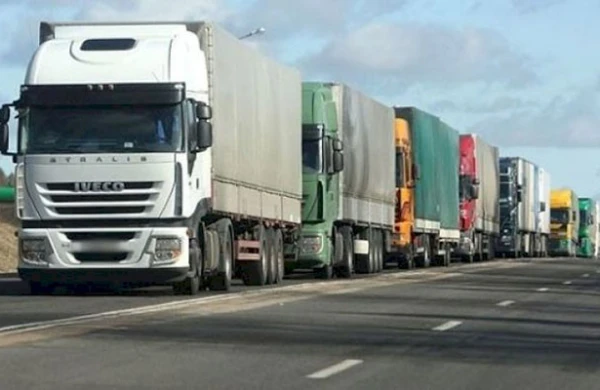 20 gündür saxlanılan “TIR”ların möhürü açıldı - Sabah yola çıxacaqlar