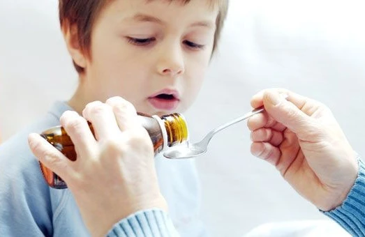 Uşaqlara dərman verərkən diqqətli olun! -&nbsp;Pediatrdan tövsiyə