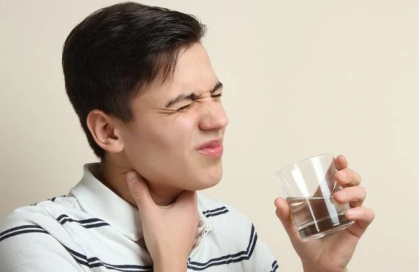 Boğaz ağrısında bunları etməyin!