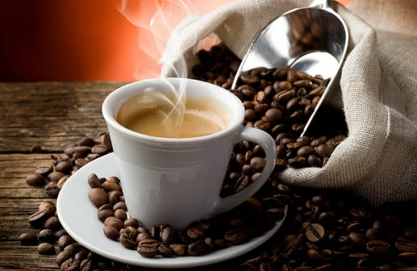 Kofe insanı qocaldırmış   —  Həkim DANIŞIR