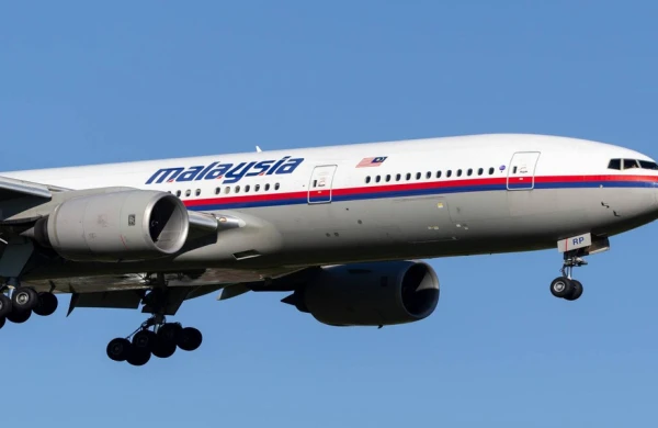 İtkin düşmüş Boeing təyyarəsinin axtarışı yenidən başladı