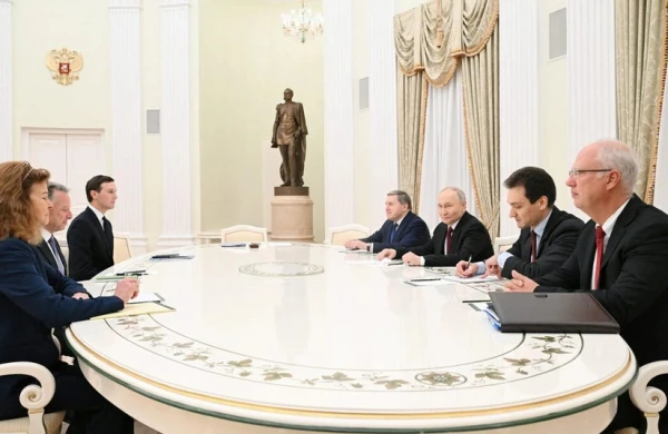 3 saatdır danışırlar...