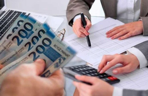 Bu şəxslərə bayramla əlaqədar 500 manat mükafat verildi - RƏSMİ
