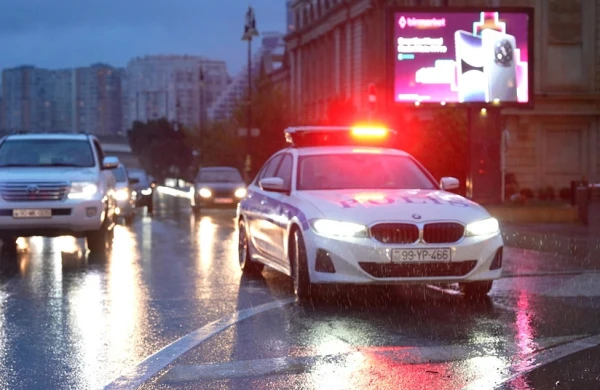 Polis yağışlı hava ilə əlaqədar gücləndirilmiş iş rejiminə keçib&nbsp;