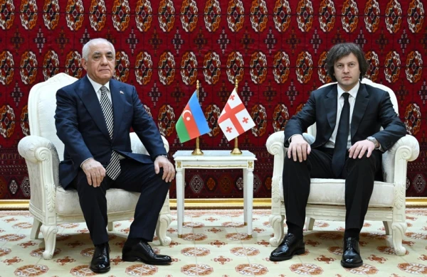 Əli Əsədov onunla görüşdü