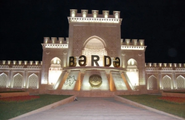 Bərdədə hamı bu hadisədən DANIŞIR: Meşəbəyinin həyat yoldaşı (VİDEO)