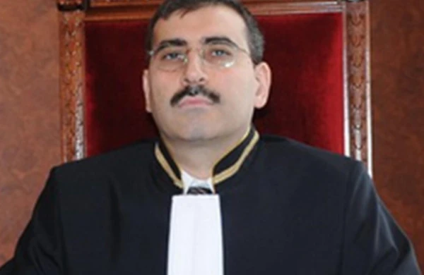 Universitetin müəllimi rektor oldu - DOSYE