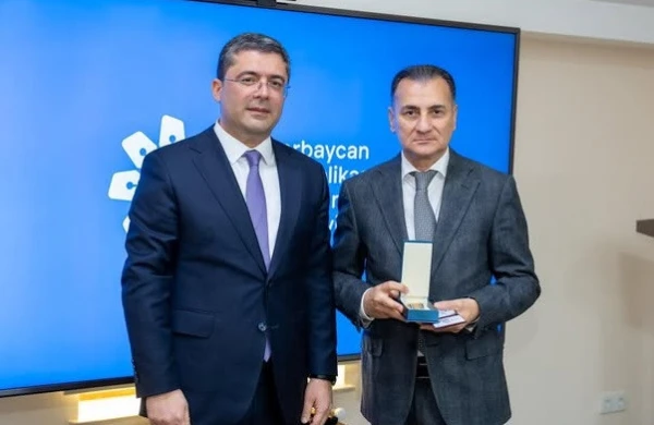 Mirşahin Ağayevə medal təqdim olundu - FOTO