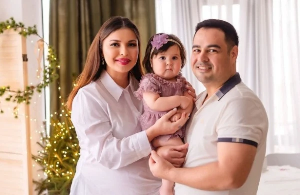 Müğənni qızını belə təbrik etdi - FOTO