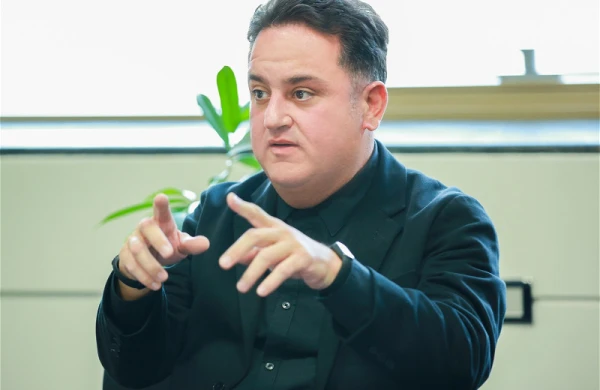 Doğum gününü qeyd edən Murad Dadaşov kimdir? - KVN-dən Xalq artistinə qədər gələn ömür yolu