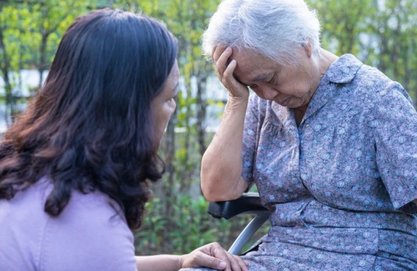 Parkinson xəstəliyinin əsas əlamətləri&nbsp; hansılardır?