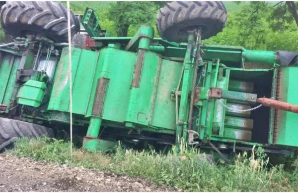 Sabirabadda kombayn körpüdən kanala aşıb, sürücü ölüb&nbsp;