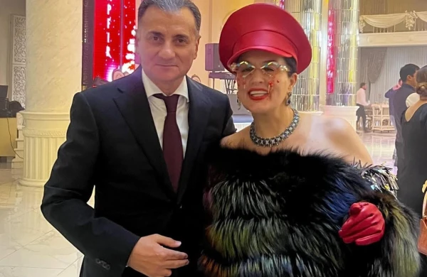 Elza Seyidcahan Mirşahinlə fotosuna bu sözləri YAZDI&nbsp;