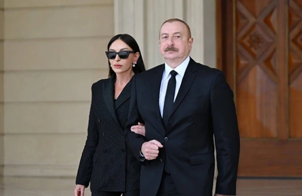 İlham Əliyev və xanımından keçmiş prezidentə başsağlığı