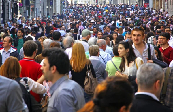 Dünya əhalisinin sayı rekorda yaxınlaşır