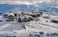 Gürcüstanda turizm obyektləri bağlandı 