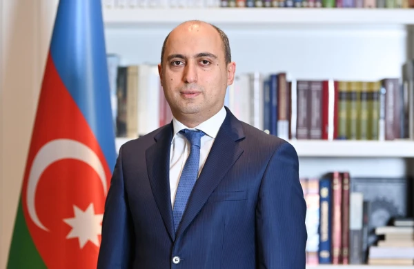 Emin Əmrullayevin yüksək vəzifəyə gətirdiyi&nbsp; Famil Rüstəmov KİMDİR?