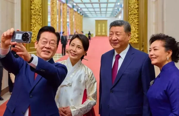 Dünyanın danışdığı selfi: Maduro da…(FOTO)