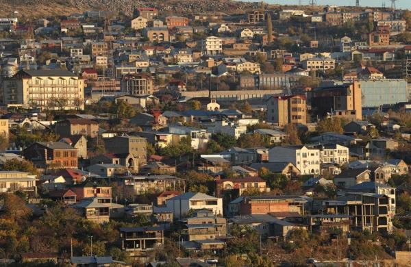 Ermənilər 16 azərbaycanlı qəbiristanlığı üzərində yaşayış EVLƏRİ TİKİB