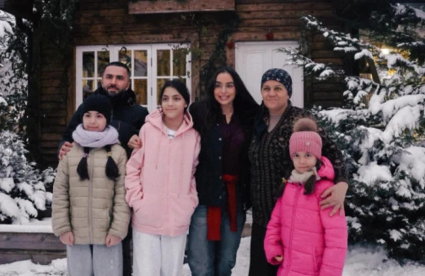 Leyla Əliyeva qızı ilə “Kənd həyatı”nın çəkilişində - Video+Fotolar&nbsp;