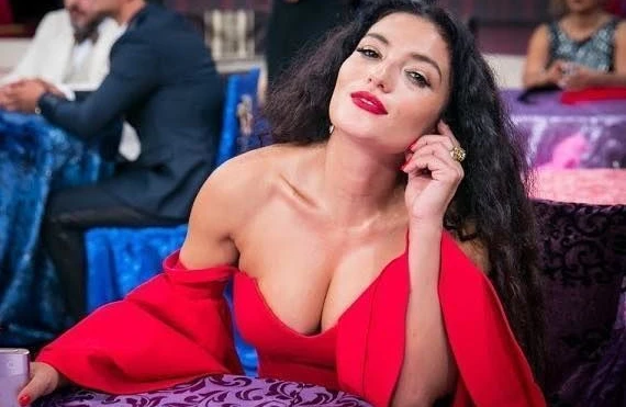 Azərbaycanda müğənni yataqda elə fotosunu PAYLAŞDI Kİ...