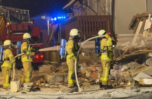 Almaniyanın Albstadt şəhərində partlayış nəticəsində yaşayış binası ÇÖKDÜ