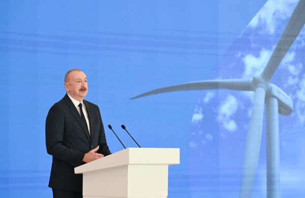 Prezident çıxış edir     —    FOTOLAR