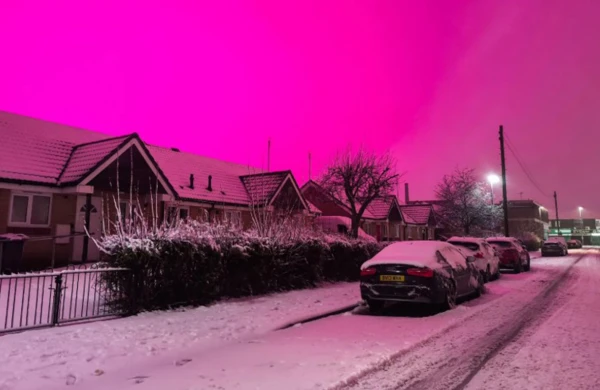 İngilisləri çaşdıran çəhrayı səma