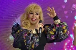 Əməkdar artistin oğlu ilə rəqsi GÜNDƏM OLDU 