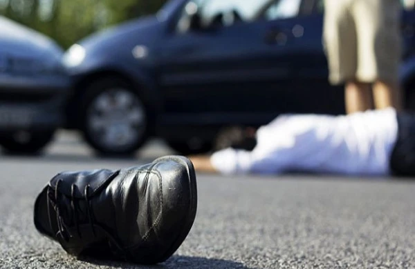 Gəncədə yeniyetməni maşın VURUB