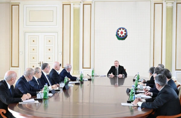 İham Əliyevin sədrliyi ilə  müşavirə keçirilib   —   MÜHÜM MƏSƏLƏ GÜNDƏMDƏ