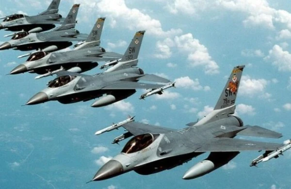 ABŞ qırıcıları İran səmasında