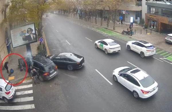 Üzərinə yol nişanı düşən SƏRXAN evə buraxıldı - VİDEO