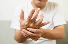 Əl və ayaqların titrəməsi nədən XƏBƏR VERİR?