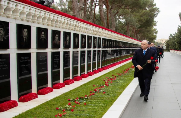 DTX əməkdaşları Şəhidlər xiyabanını ziyarət ediblər&nbsp;