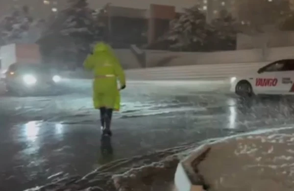 Polis gücləndirilmiş rejimdə xidmətini davam etdirir - Video