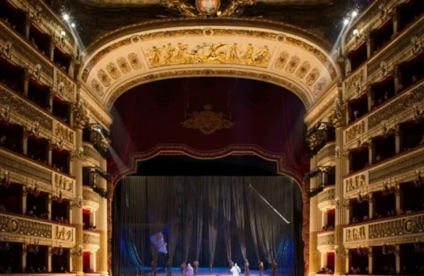 Azərbaycan teatrlarında 46 ştat ləğv edilib - TAM SİYAHI 