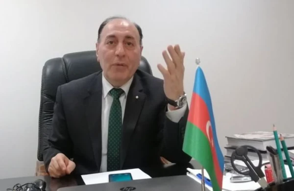 "Kim özbaşına oxuyursa, deməli mədəniyyətsiz adamdır"   —    Yusif Nəğməkar   Niyaməddin Musayevin müdafiəsinə qalxdı