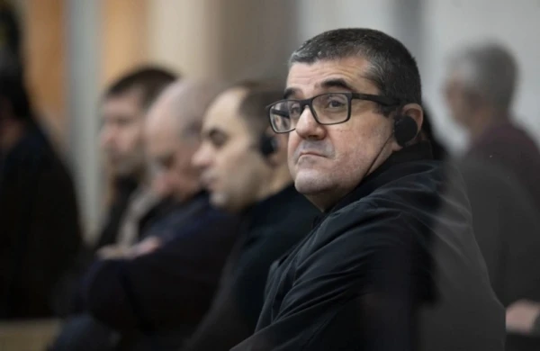 Ömürlük həbs cəzası alan ermənilərin üz ifadəsi - Məhkəmədən VİDEO