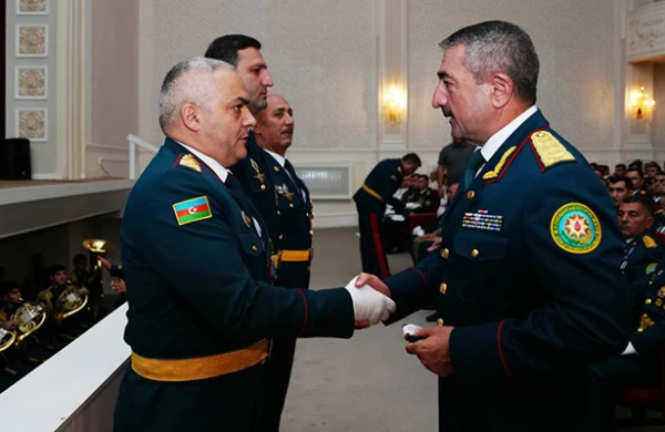 General-leytenant təqaüdə göndərildi