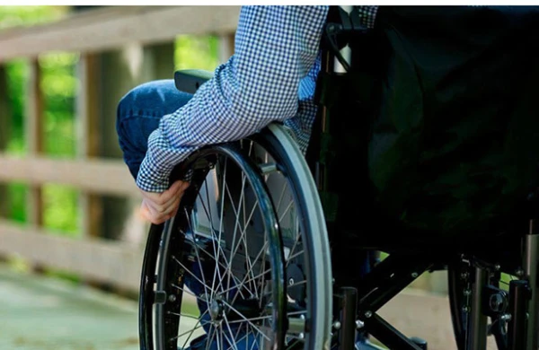 Rəsmi işə düzələn zaman əlillik pensiyası kəsilə bilərmi?  —  Hüquqşünas vacib detalları AÇIQLADI  