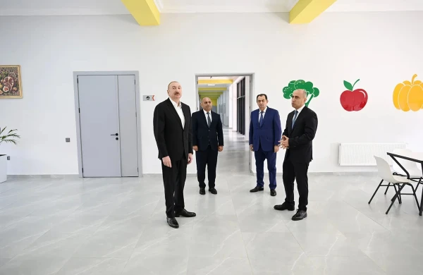 İlham Əliyev Lənkəran Dövlət Peşə Təhsil Mərkəzinin açılışında iştirak edib 