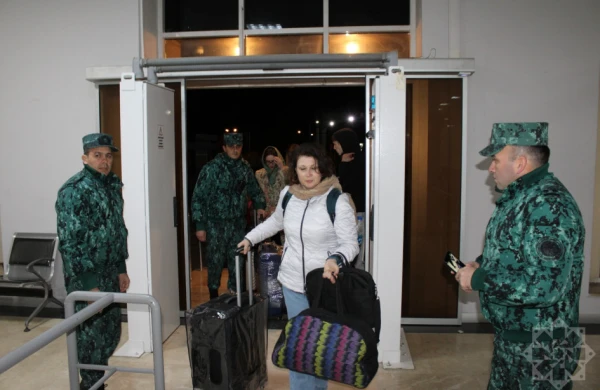Bir qrup Rusiya vətəndaşı İrandan təxliyə olundu - FOTO