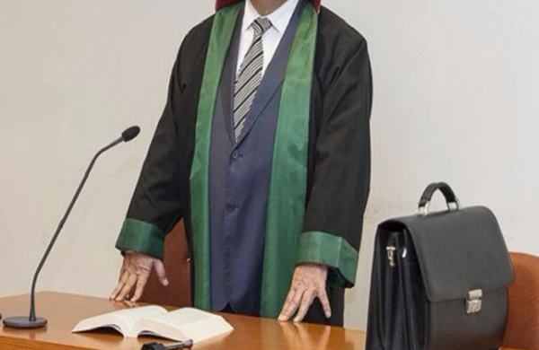 Bir vəkil kollegiyadan xaric edilib, üçü isə cərimələnib