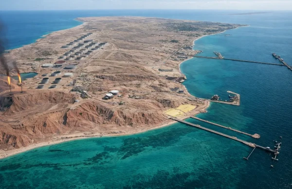 İran neftinin 90%-i bu adaya axır - ABŞ ora hücuma hazırlaşır