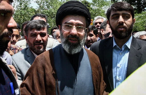 Xameneinin oğlu bombardman zamanı YARALANDI&nbsp;