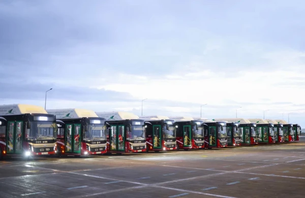 Bakıya yeni avtobuslar gətrildi -VİDEO