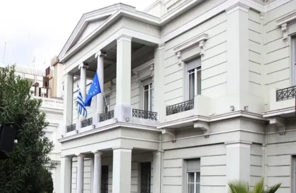 Səfirliklərini İrandan Bakıya köçürdülər