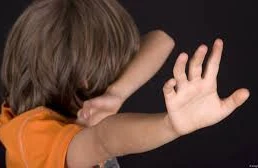 Fiziki zorakılıq edən valideyn və müəllim 200 manatadək cərimələnəcək