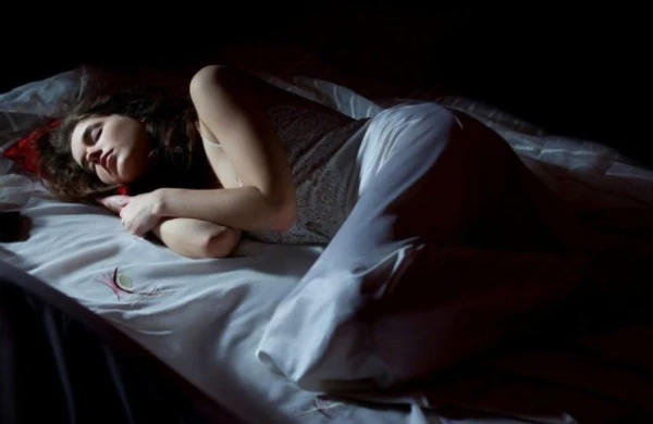 Niyə yeni bir yerdə ilk gecə yaxşı yata bilmirik?&nbsp;&nbsp;